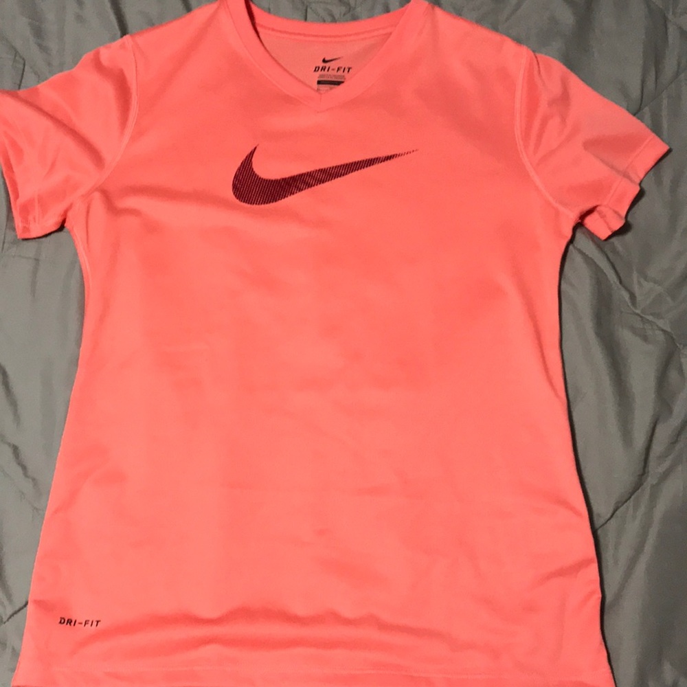Girls Nike dry fit T-shirt